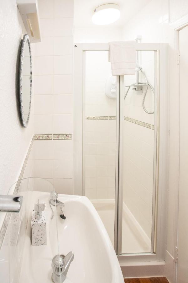 3 Bedroom Villa Attached To Host Home Free Parking 퍼스 외부 사진