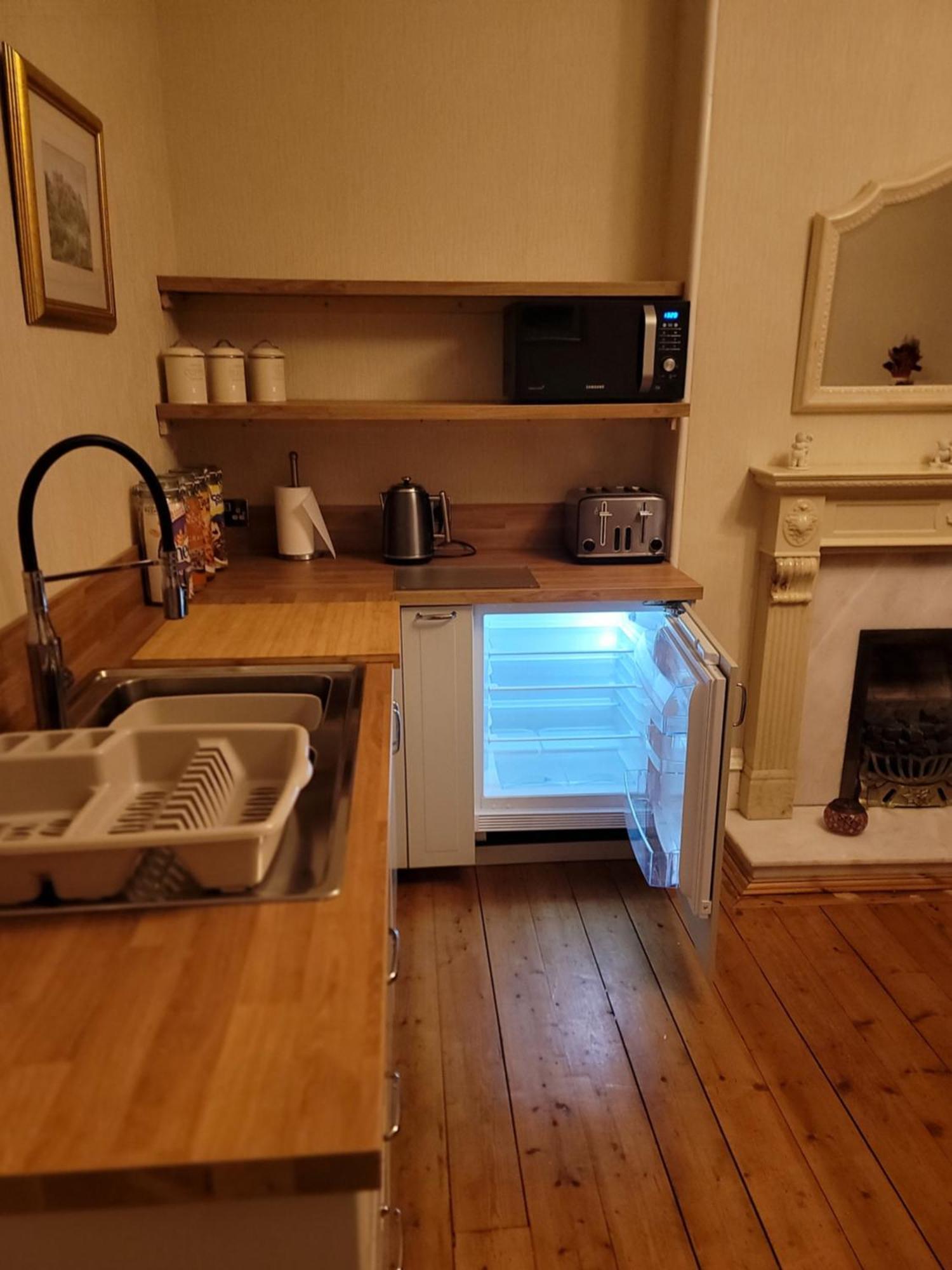3 Bedroom Villa Attached To Host Home Free Parking 퍼스 외부 사진